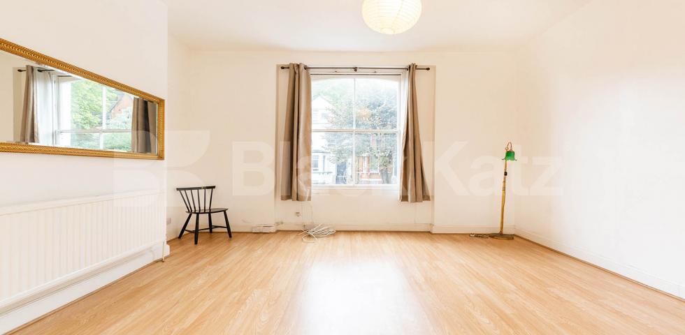 			2 Bedroom, 1 bath, 1 reception Apartment			 Sandringham Road, Dalston 